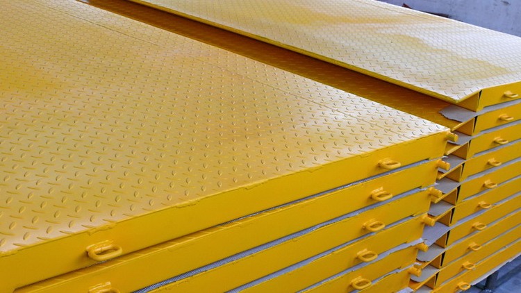 Konténer beálló rámpa vetítés (3).jpg